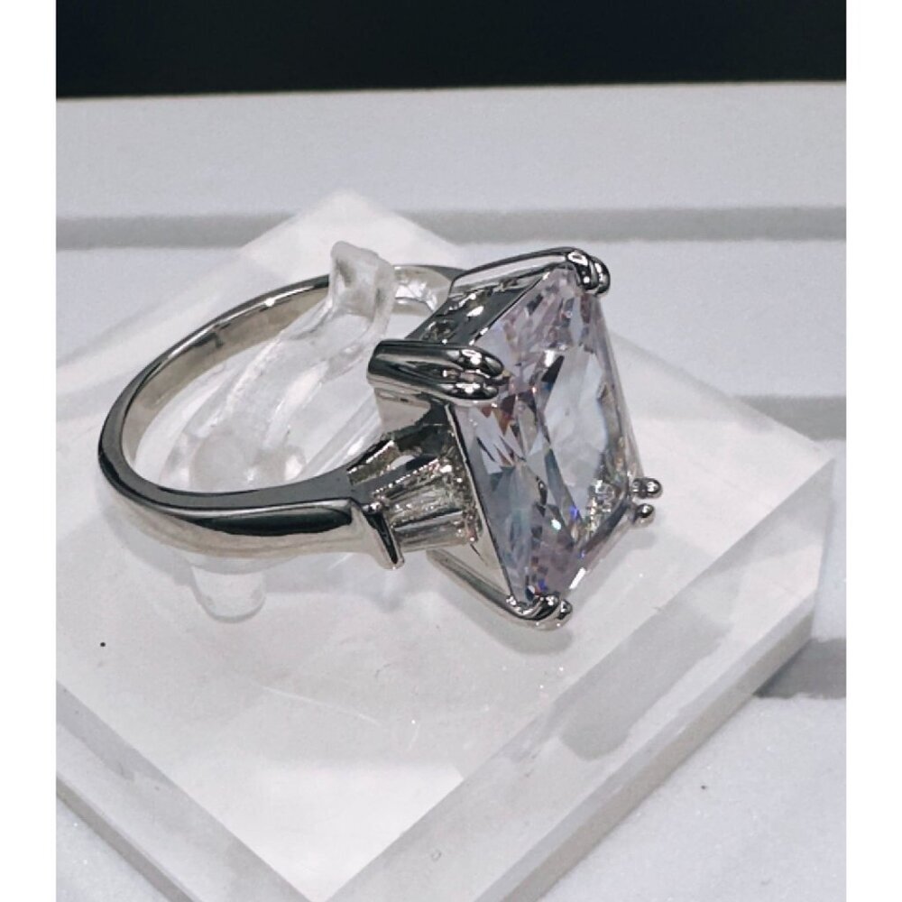 Silver Plated Cubic Zirconia Ring Size 9 - Picture 5 of 9